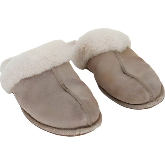UGG Women's Classic Ultra Mini Boots with Sheepskin Lining Size 9 - Picture 1 of 6